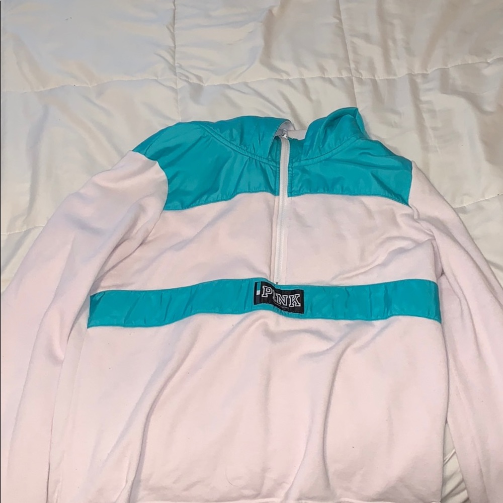 cropped sweatshirt!